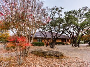 304 Spring Mill Dr, Kerrville, TX 78028