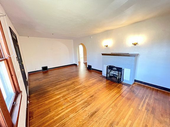 3rd image of 2617 N Waldron St