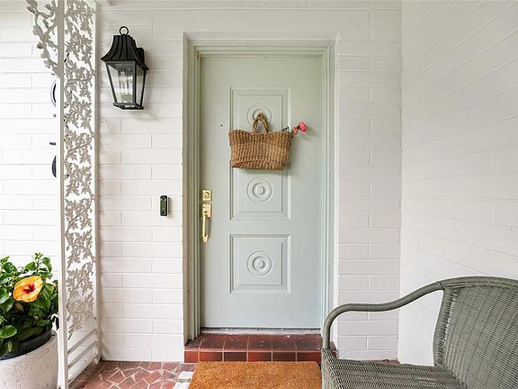 5th image of 2036 SE 8th St