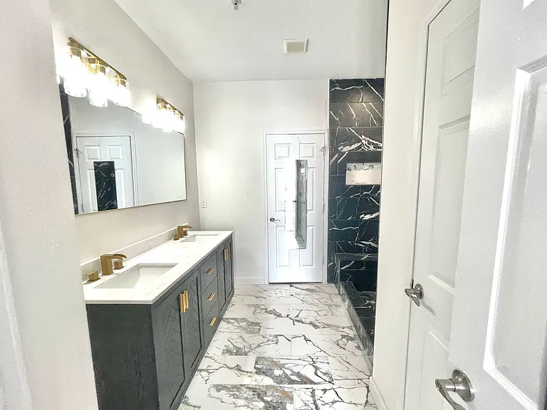 2096 Kings Palace Dr — Photo 8
