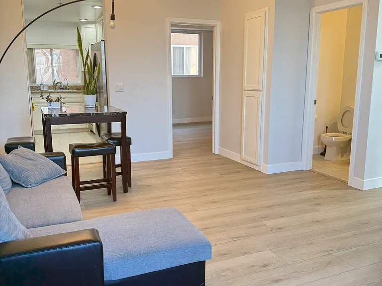 7290 Hyatt St #6 — Photo 1