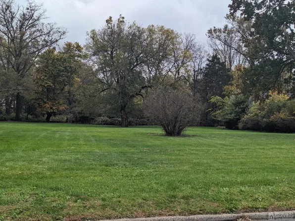 150-150 Oak Tree Ave, South Plainfield, NJ 07080