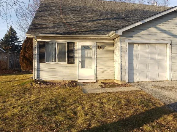 3427 Fox Hill Rd, Aurora, IL 60504
