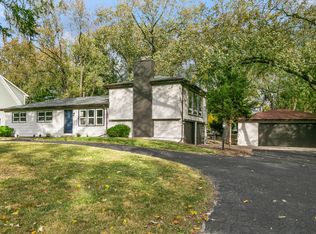 6275 Janes Ave, Downers Grove, IL 60516