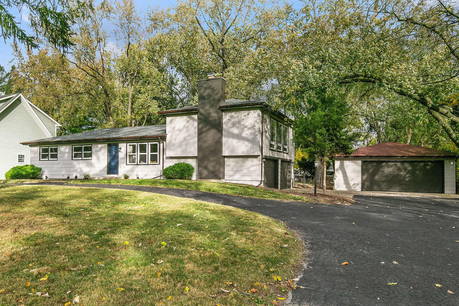 6275 Janes Ave photo 1