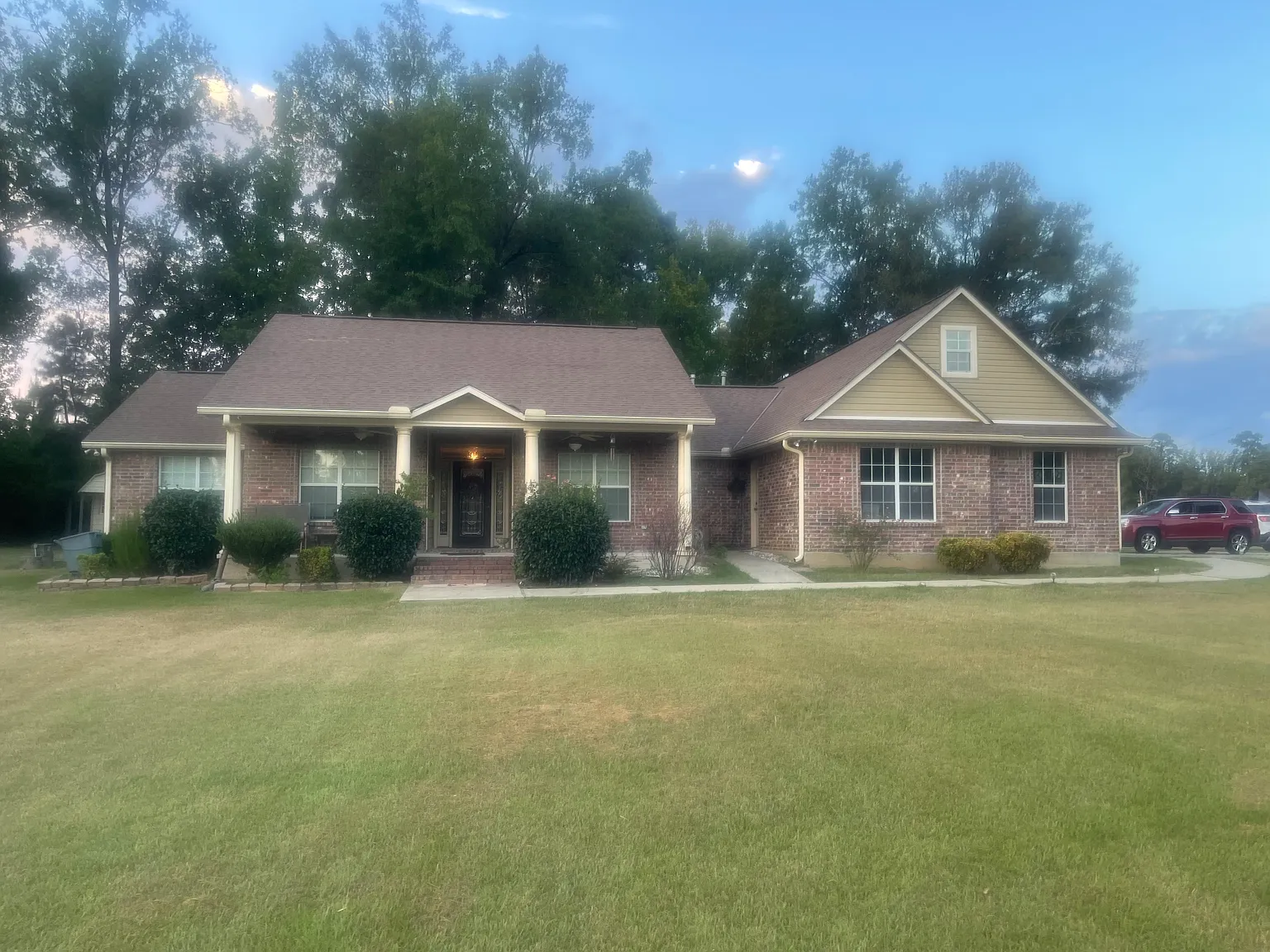 4 bed, 2580 sqft, $3,000 — Photo 2