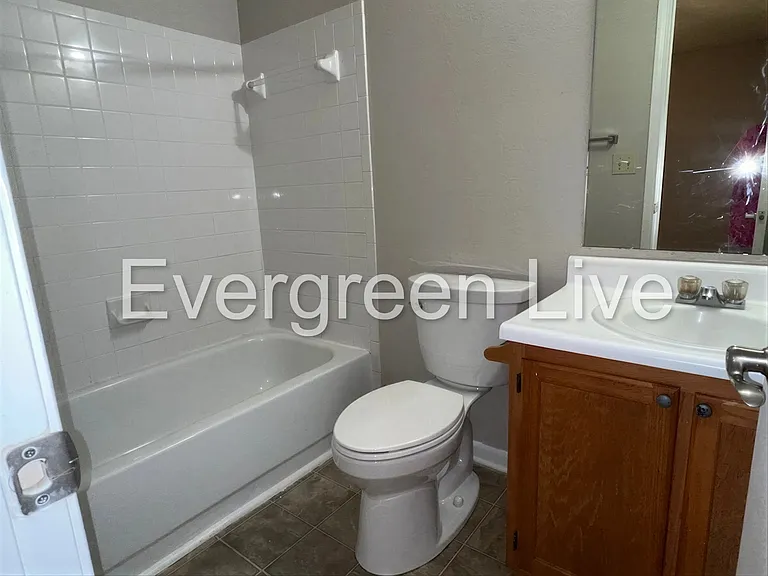 105 Celestin Ct — Photo 11