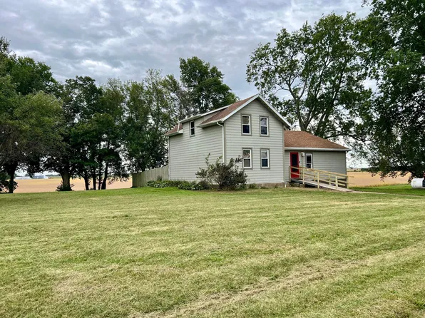 312 N 15th Rd, Lostant, IL 61334
