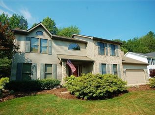 325 Deer Creek Trl, Cortland, OH