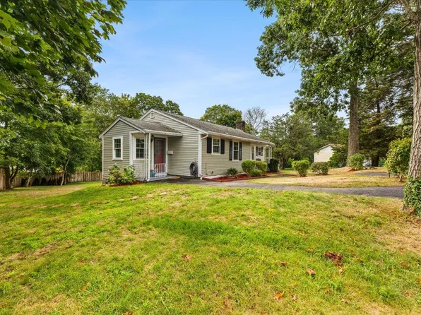 85 Maple Street, Buzzards Bay, MA 02532