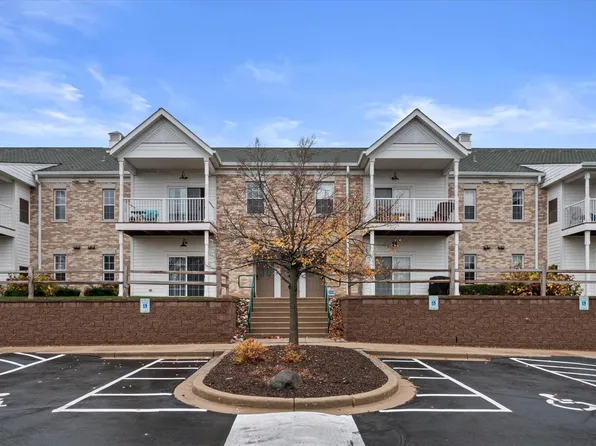 2704 Northview ROAD #136, Waukesha, WI 53188
