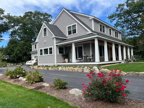 4 Alpaca Ct, Rockport, MA 01966