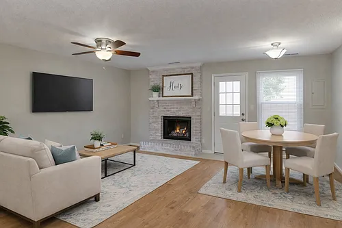 425 Rennie Ct Photo 1