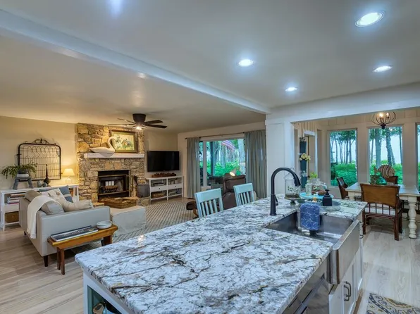 8153 Bay Dr Unit F-3, Egg Harbor, WI 54209