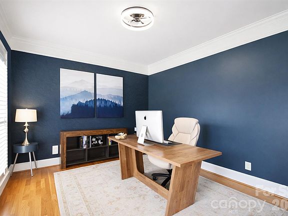 4th image of 5926 Moray Ct NW