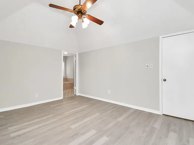 14810 Cypress Ridge Dr — Photo 11