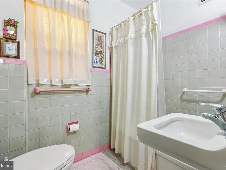 621 Hamilton St — Photo 1