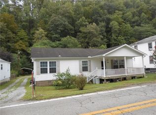 199 Cow Creek Rd, Omar, WV 25638