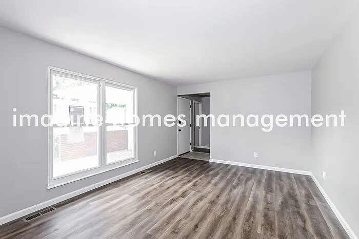 3 bed, 3.0 bath, 1834 sqft, $2,495 — Photo 3