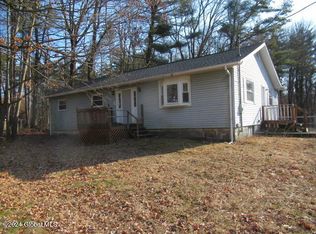 26 Gracemoore Rd, Saratoga Springs, NY 12866