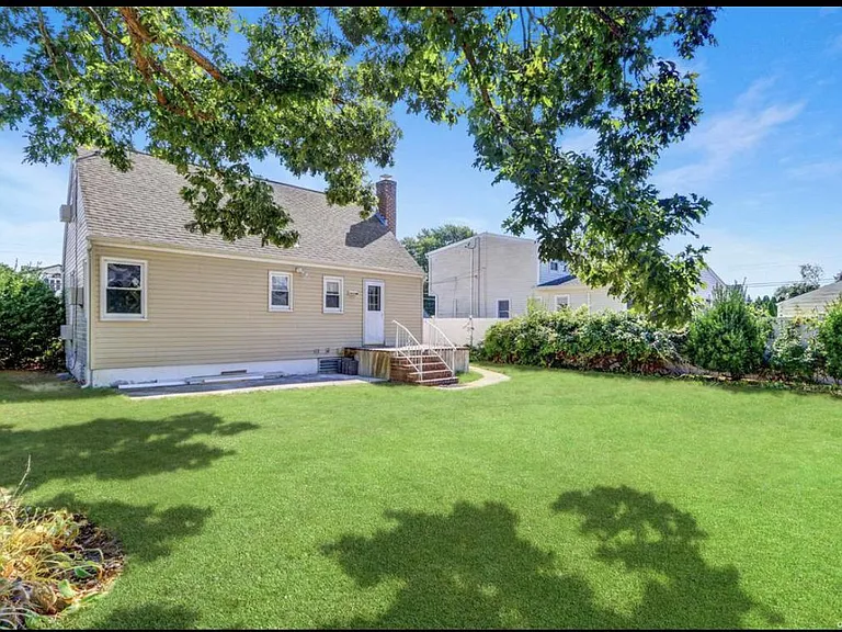 4 West Ct — Photo 2