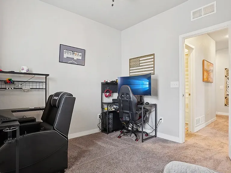 674 E Hinsdale Ave — Photo 25