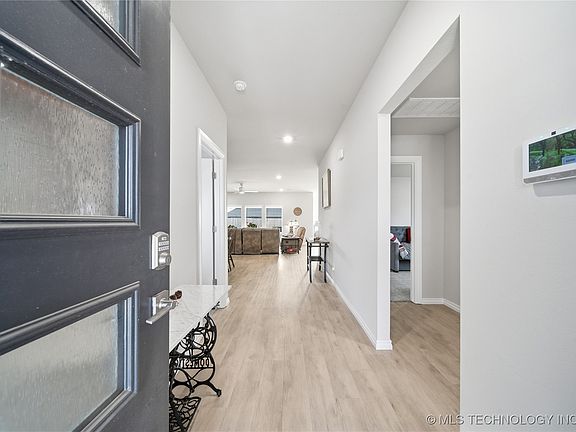 4th image of 7407 E Oakridge Ct