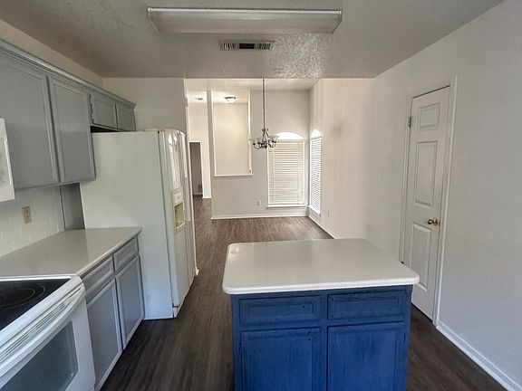 3rd image of 1517 Chardonnay Dr