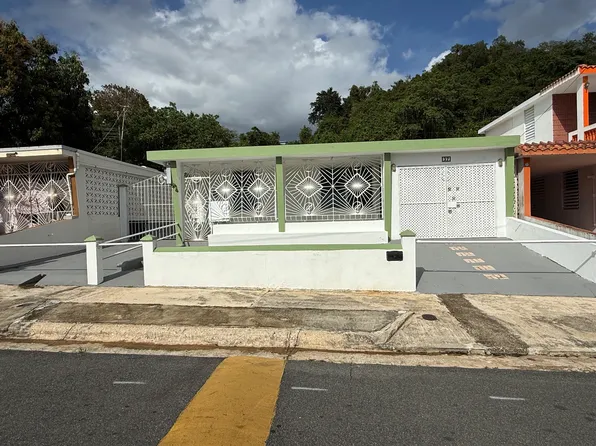 24 Calle Marginal Luchetti, Manati, PR 00674
