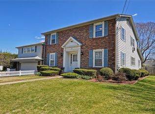 12 Alexander McGregor Rd, Pawtucket, RI 02861