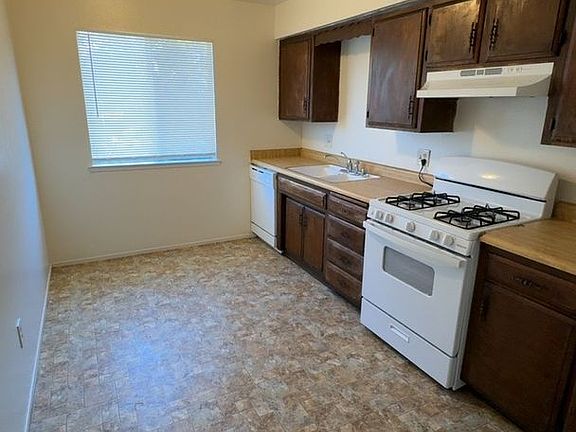 4th image of 726 S Locust St APT D