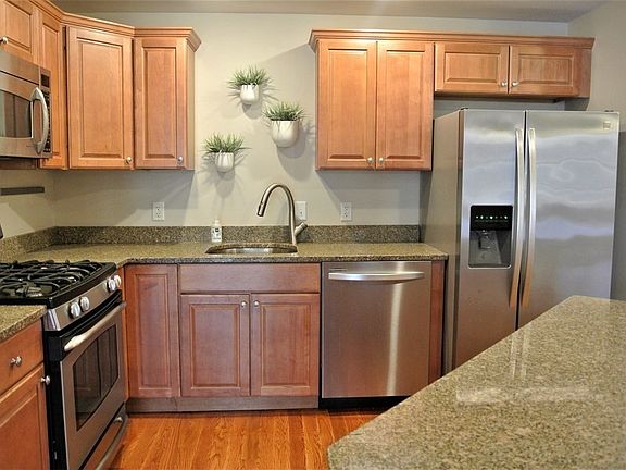 5th image of 106 Washington St Unit 35