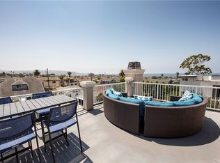 1040 7th St, Hermosa Beach, CA 90254