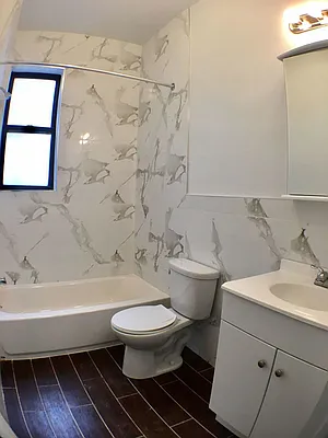 Rented by Lang Realty LLC | media 24