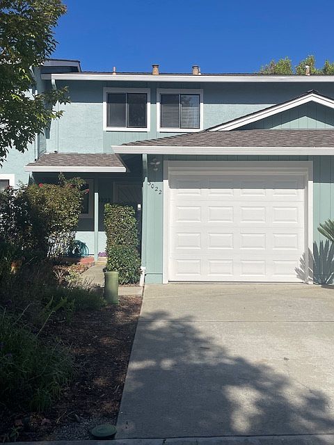 Front of house and driveway