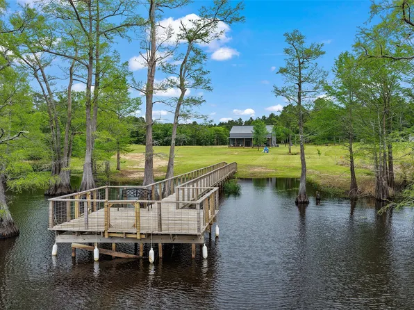 10220 Thornapple Rd, Oil City, LA 71061