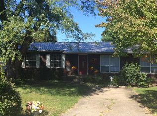 3256 Putnam Ave, Hurricane, WV 25526
