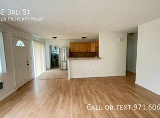 210 SE 3rd St, Troutdale, OR 97060