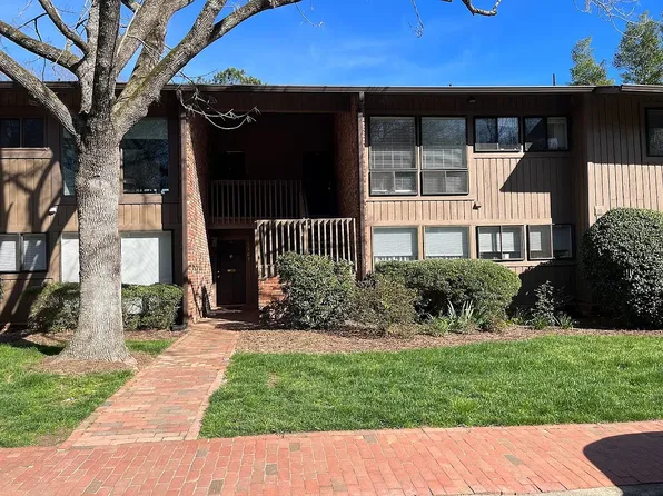 1306 Oak Tree Dr, Chapel Hill, NC