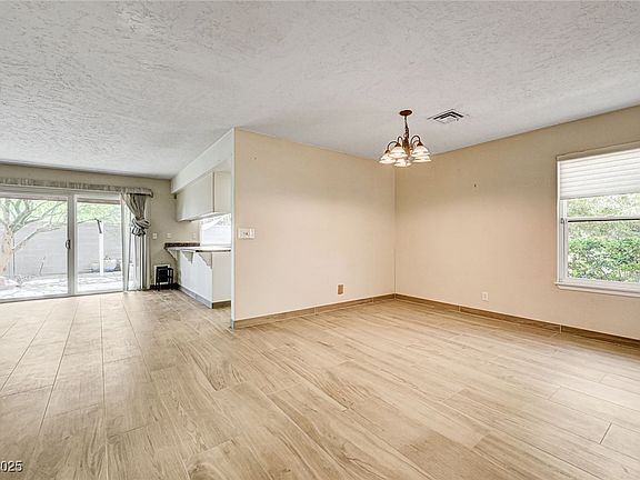 4th image of 2475 Swan Ln