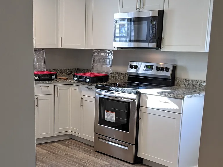 324 Auburn St #324 — Photo 4