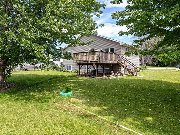 2nd image of 705 Riverview Dr