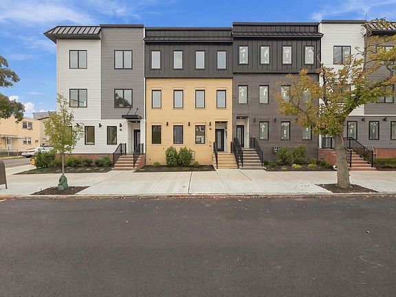 2nd image of 504 Davis Ave