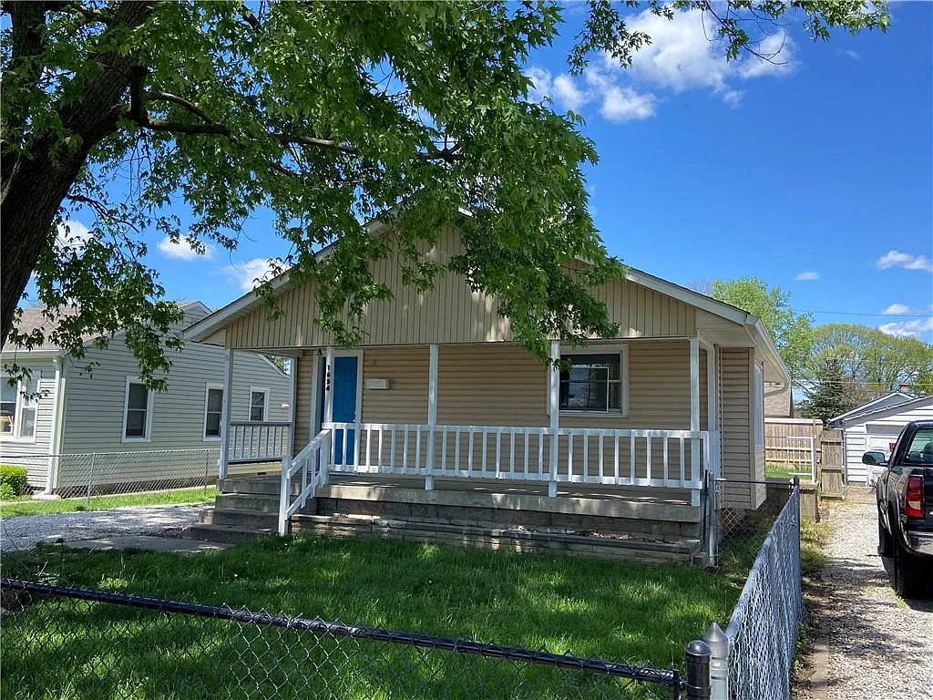 1634 Finley Ave photo 1