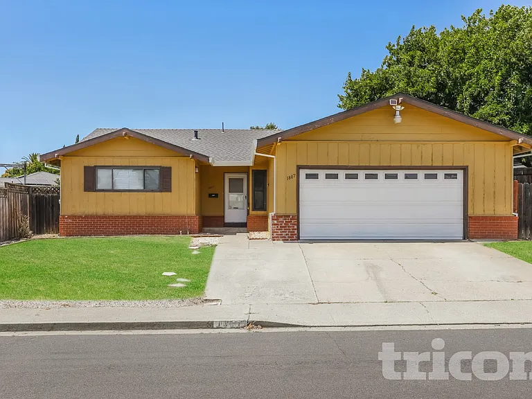 1807 Alford Dr — Photo 1