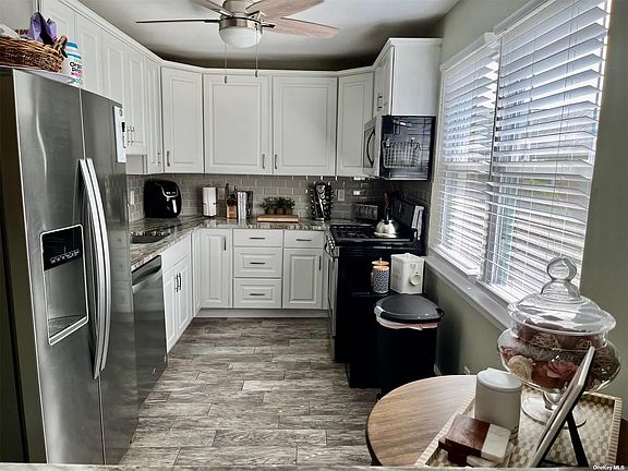 3rd image of 112 Fairharbor Dr Unit 112