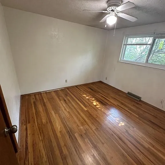 835 Franklin Ave — Photo 6