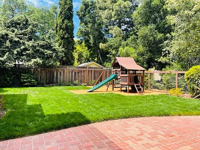 734 Chimalus Dr — Photo 29