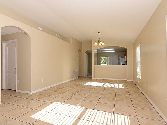 3rd image of 7512 Maroon Peak Dr