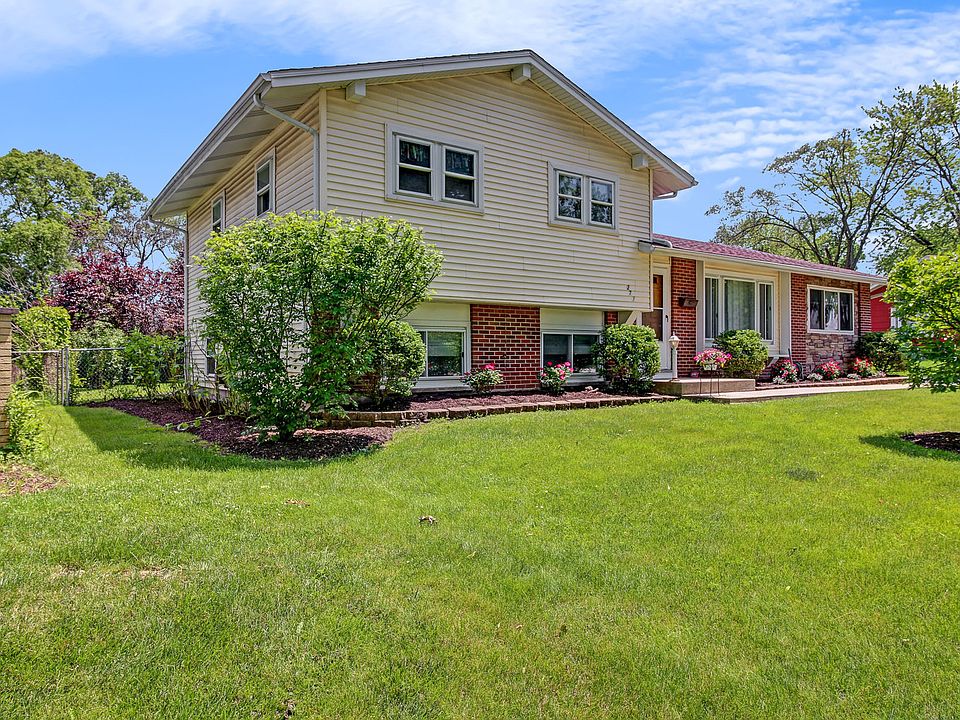 1st image of 271 Fleetwood Ln